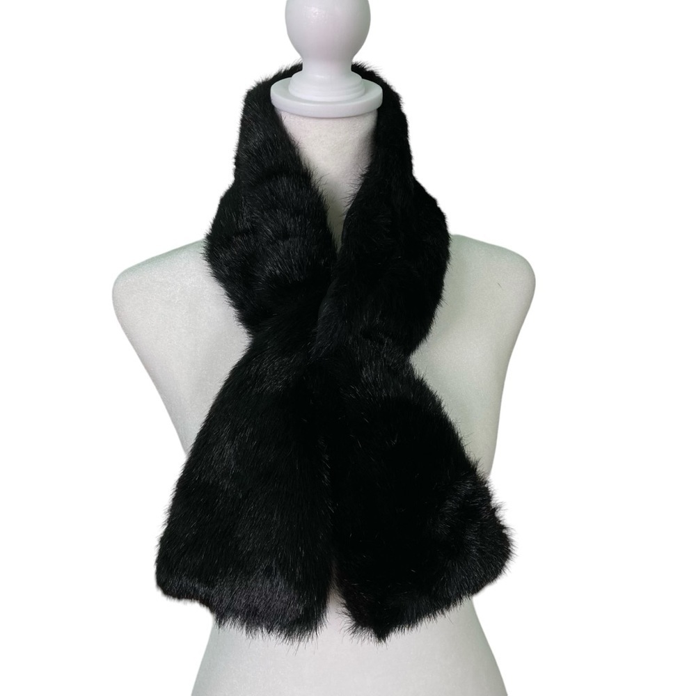 Collection Eighteen Faux Fur Black Pull Through Scarf‎